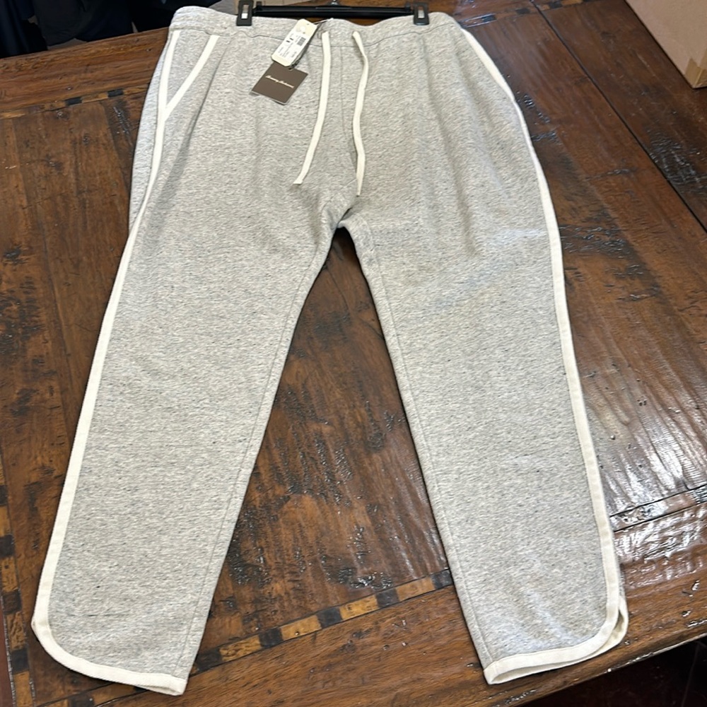 New with tags TOMMY BAHAMA XL